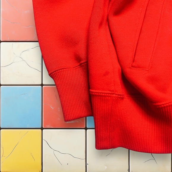 sweater - Picture 4 of 6